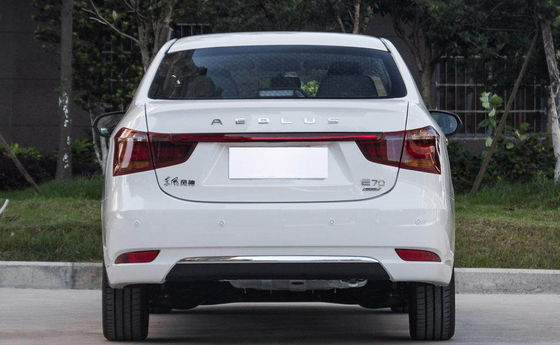400KM Dongfeng Fengshen E70 বিশুদ্ধ বৈদ্যুতিক কমপ্যাক্ট গাড়ি 4 দরজা 5 আসন