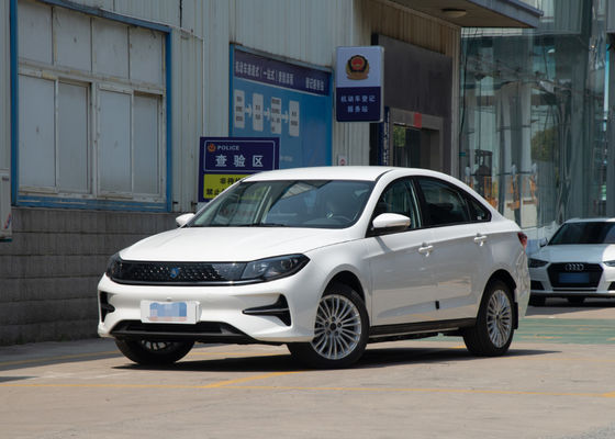 পিওর ইলেকট্রিক S60EV Dongfeng Ev গাড়ি 415KM সহ 4 দরজা 5 আসন