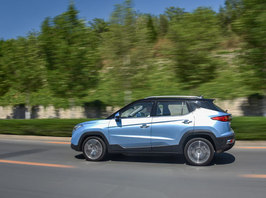 IEVS4 JAC বৈদ্যুতিক গাড়ি 402-470KM 5 দরজা 5 আসন দীর্ঘ ড্রাইভিং রেঞ্জ