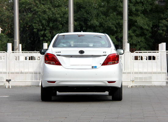 305KM 400KM BYD E5 EV উচ্চ কার্যক্ষমতা সম্পন্ন বিশুদ্ধ বৈদ্যুতিক 4 দরজা 5 আসন