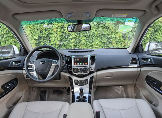 305KM 400KM BYD E5 EV উচ্চ কার্যক্ষমতা সম্পন্ন বিশুদ্ধ বৈদ্যুতিক 4 দরজা 5 আসন