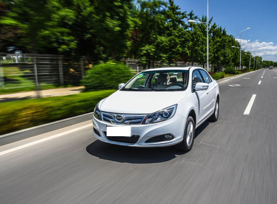 305KM 400KM BYD E5 EV উচ্চ কার্যক্ষমতা সম্পন্ন বিশুদ্ধ বৈদ্যুতিক 4 দরজা 5 আসন