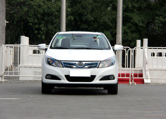 305KM 400KM BYD E5 EV উচ্চ কার্যক্ষমতা সম্পন্ন বিশুদ্ধ বৈদ্যুতিক 4 দরজা 5 আসন
